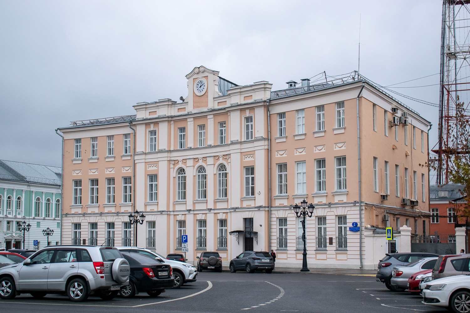 Тверь, Площадь Михаила Тверского, 2 / Новоторжская улица, 24 Тверь, Площадь Михаила Тверского, 2 / Новоторжская улица, 24