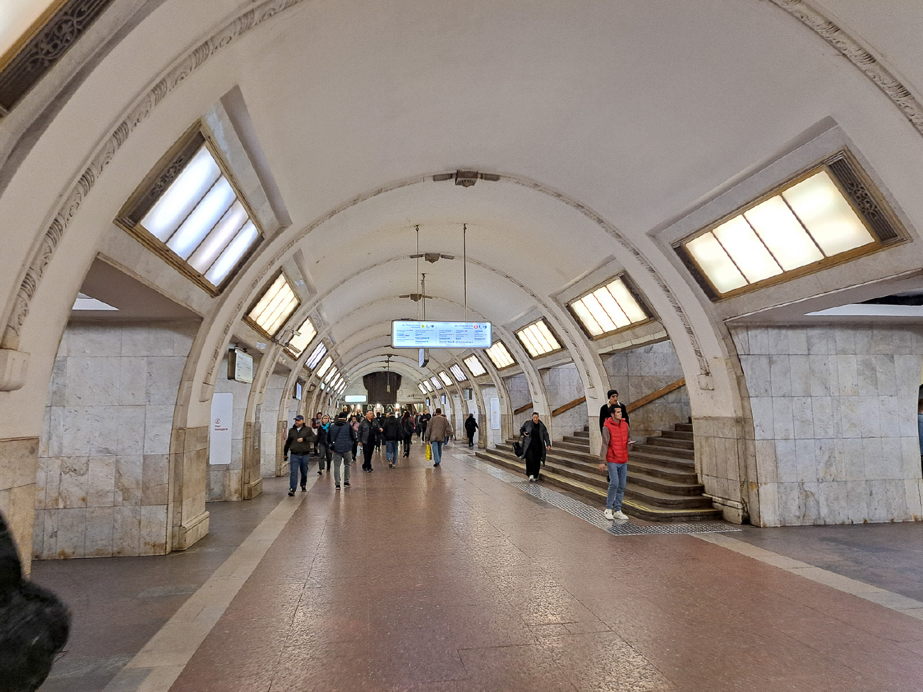 Москва, Калининская линия Московского Метрополитена / Калужско-Рижская линия Московского метрополитена, станция метро «Третьяковская»