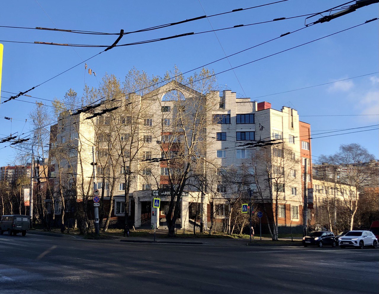 Мурманск, Улица Челюскинцев,  17, Улица Карла Либкнехта, 24 Мурманск, Улица Челюскинцев,  17, Улица Карла Либкнехта, 24