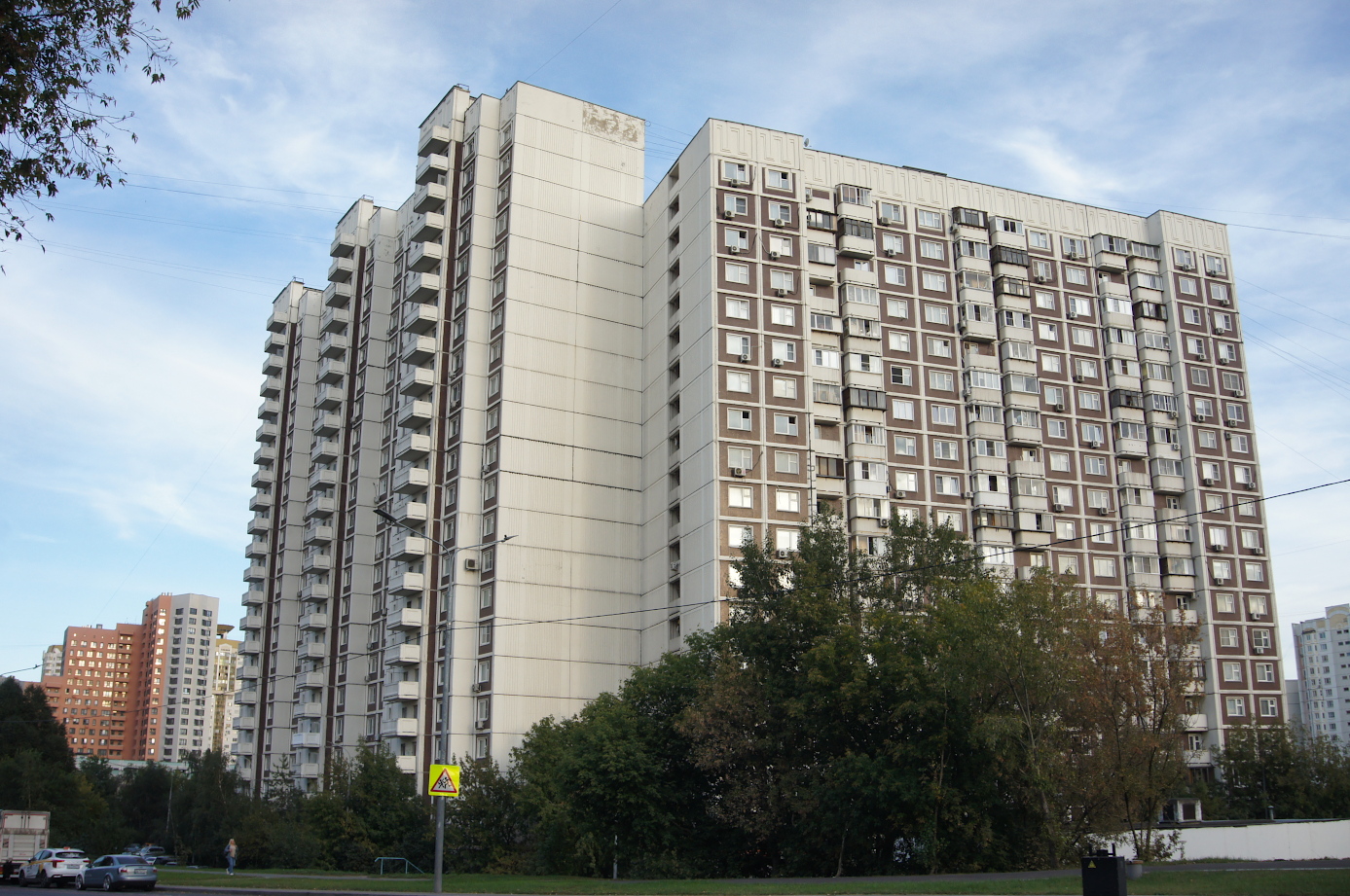 Москва, Улица Верхние Поля, 28