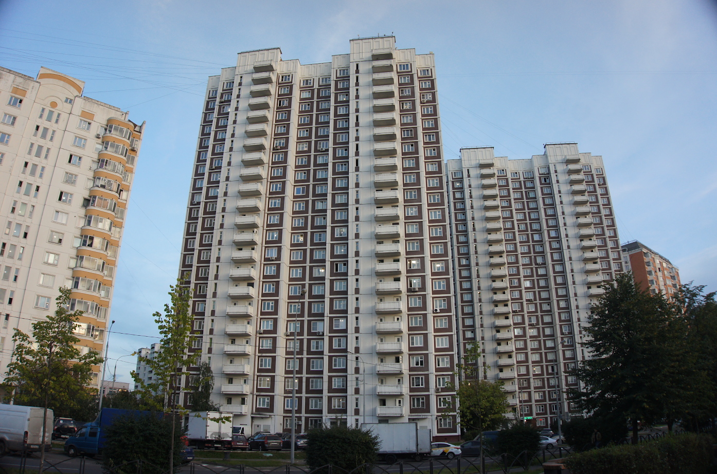 Москва, Улица Маршала Кожедуба, 12 корп. 1; Улица Маршала Кожедуба, 10 Москва, Улица Маршала Кожедуба, 12 корп. 1; Улица Маршала Кожедуба, 10