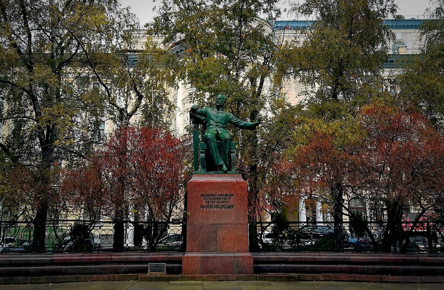 Монументы Монументы