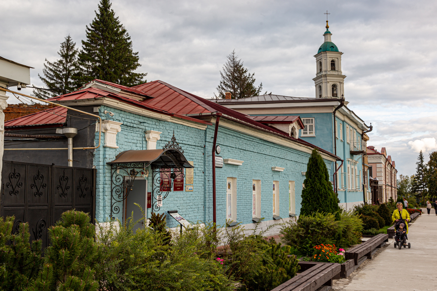 Елабуга, Улица Набережная, 12; Улица Набережная, 11