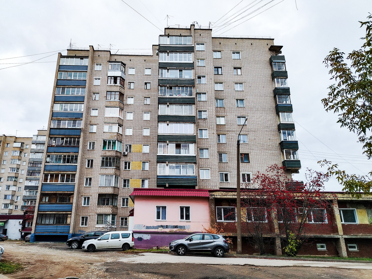 Киров, Улица Сурикова, 42 Киров, Улица Сурикова, 42