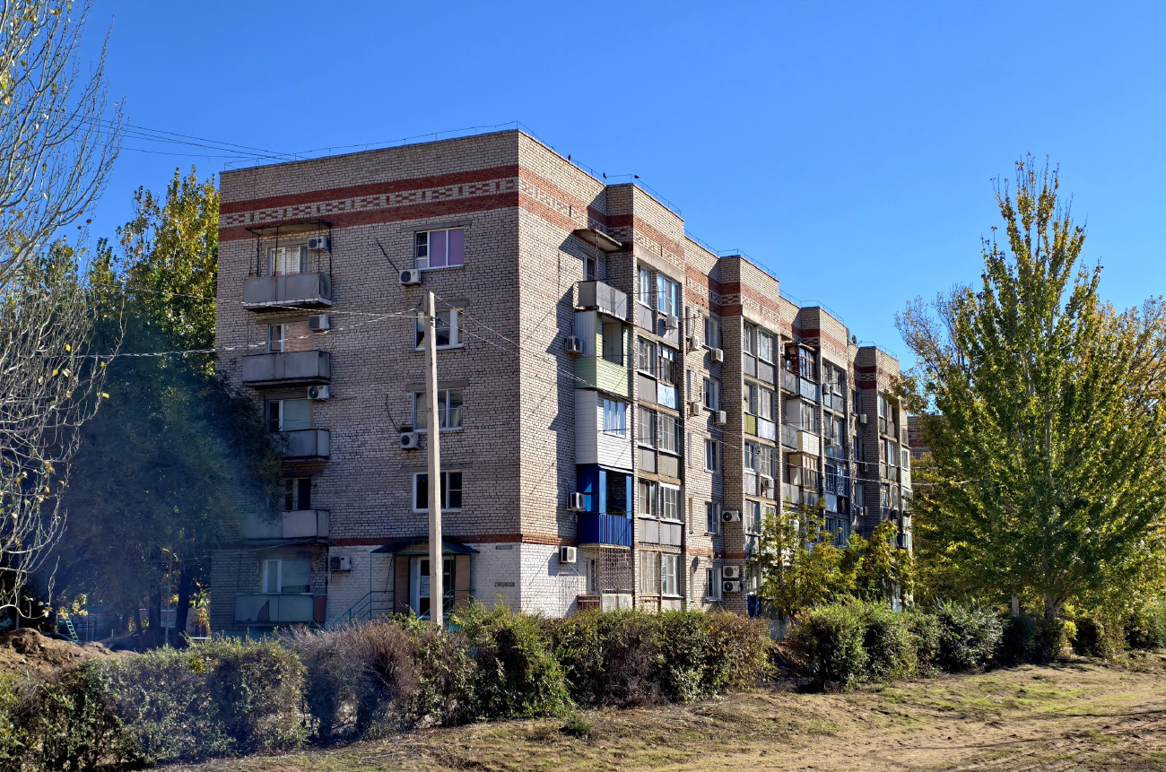 Нариманов, Волгоградская улица, 8