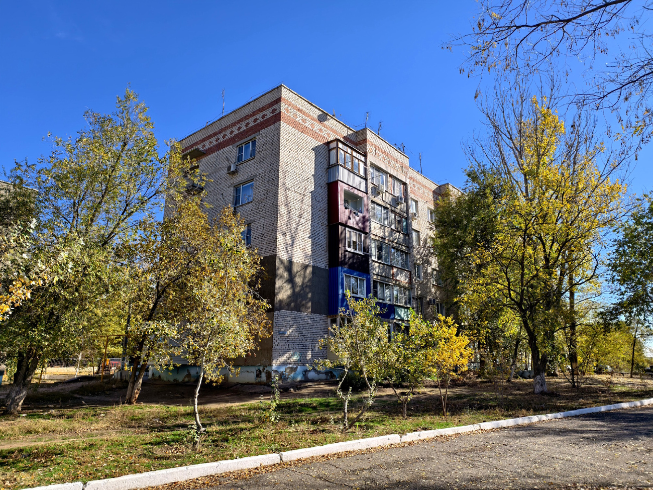 Нариманов, Волгоградская улица, 2