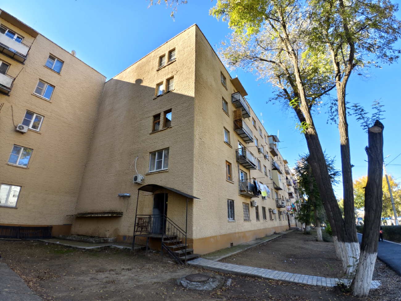 Нариманов, Астраханская улица, 8