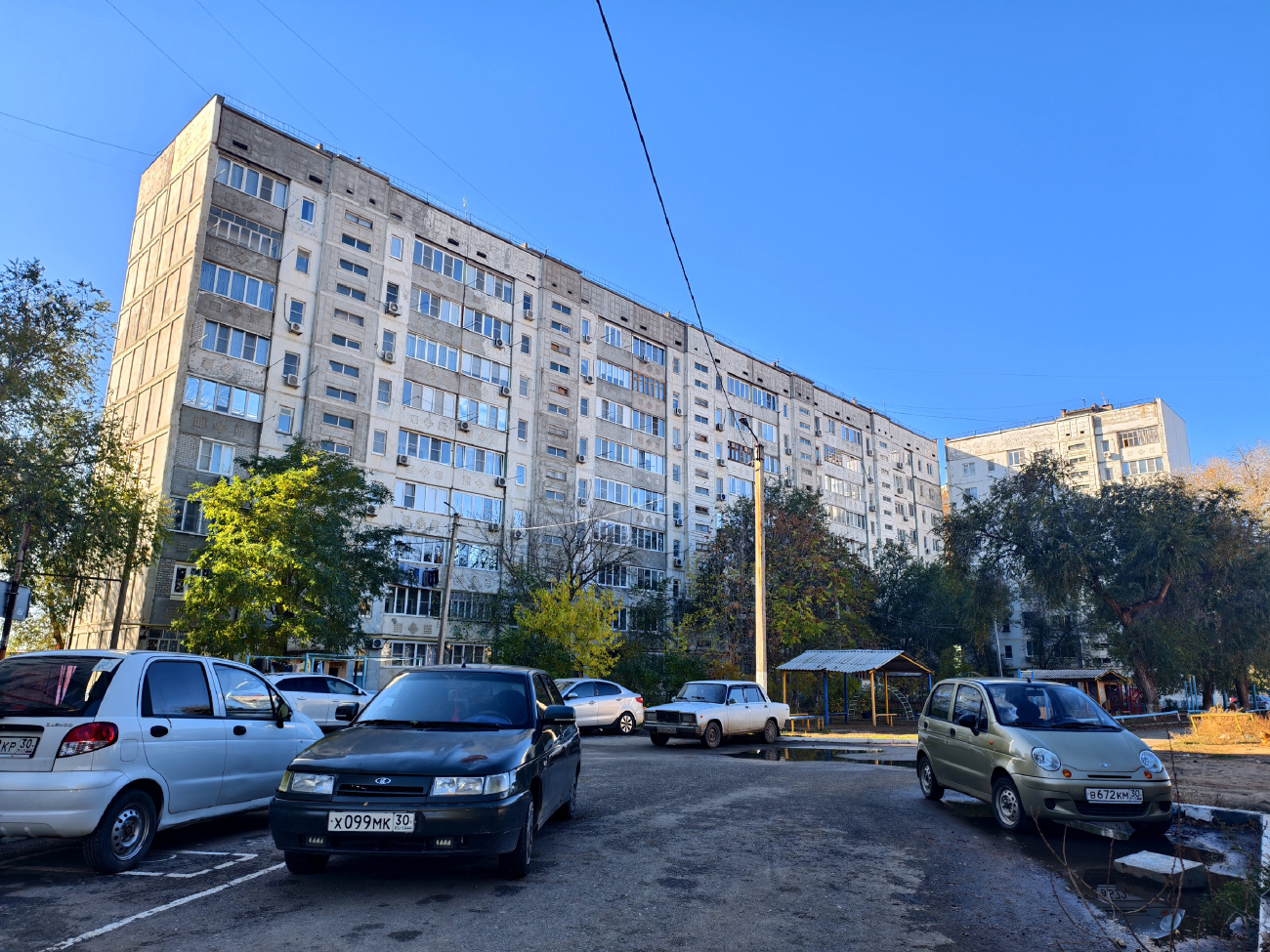 Нариманов, Волгоградская улица, 10