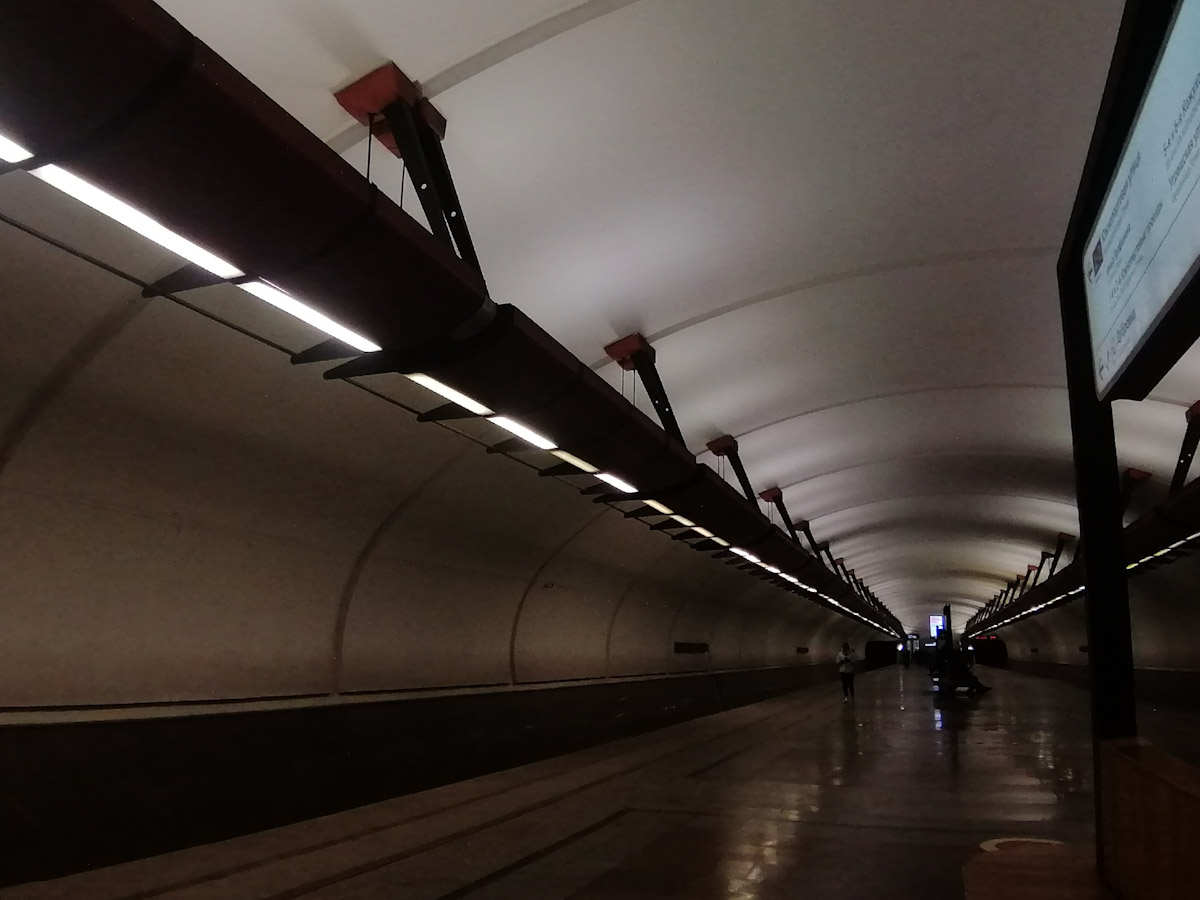 Москва, Люблинско-Дмитровская линия Московского Метрополитена, станция метро «Кожуховская»