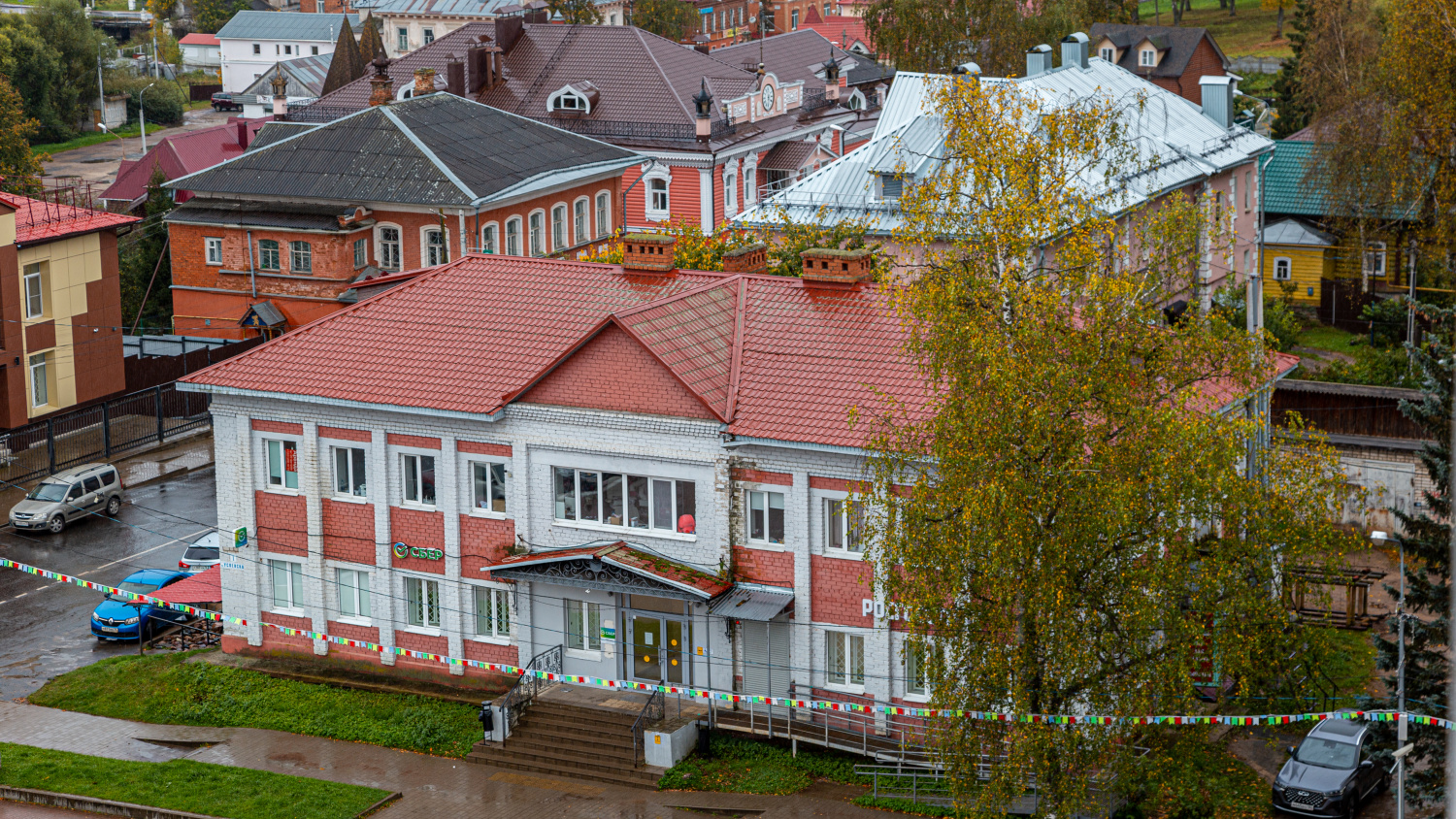 Мышкин, Успенская площадь, 1 / Никольская улица, 11