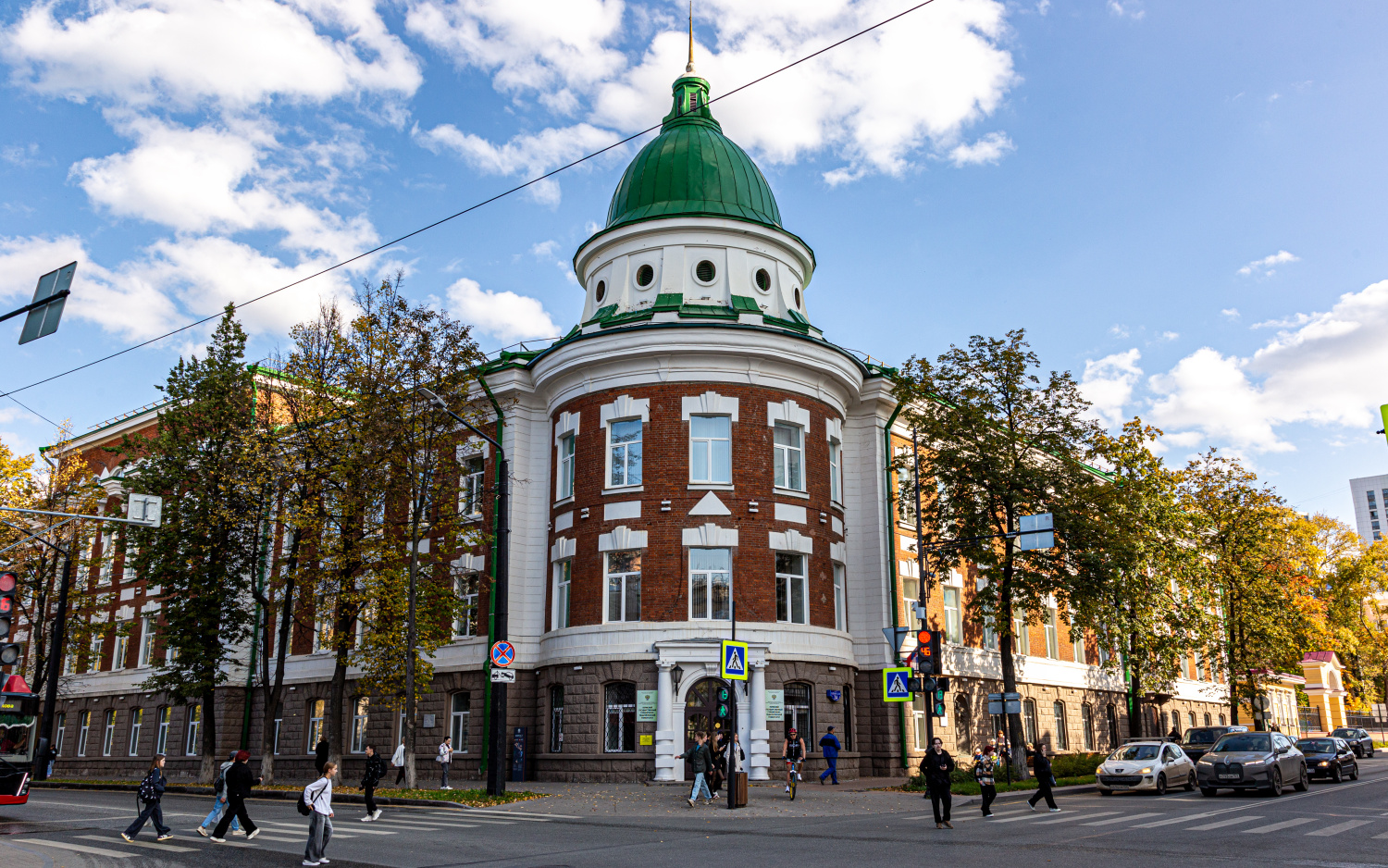 Пермь, Сибирская улица, 24