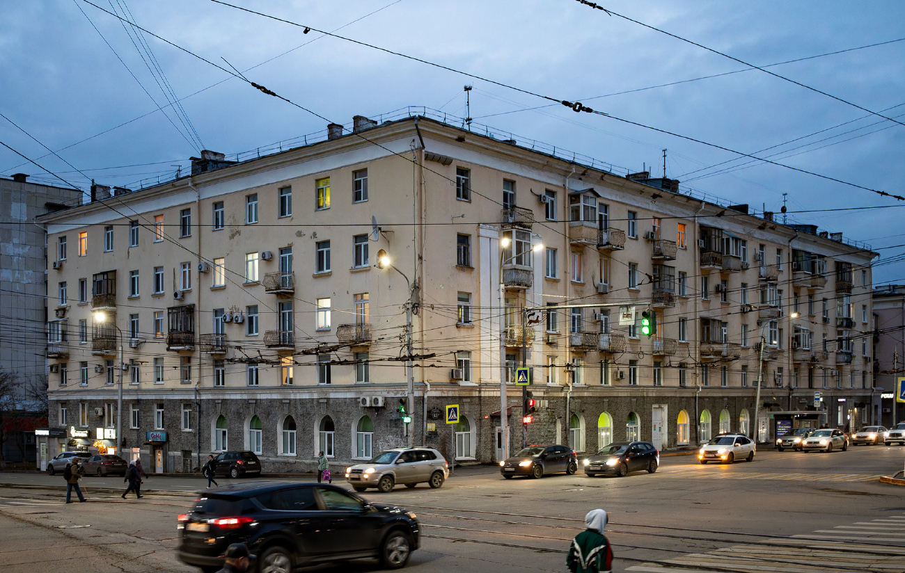 Уфа, Улица Карла Маркса, 63 / Революционная улица, 33