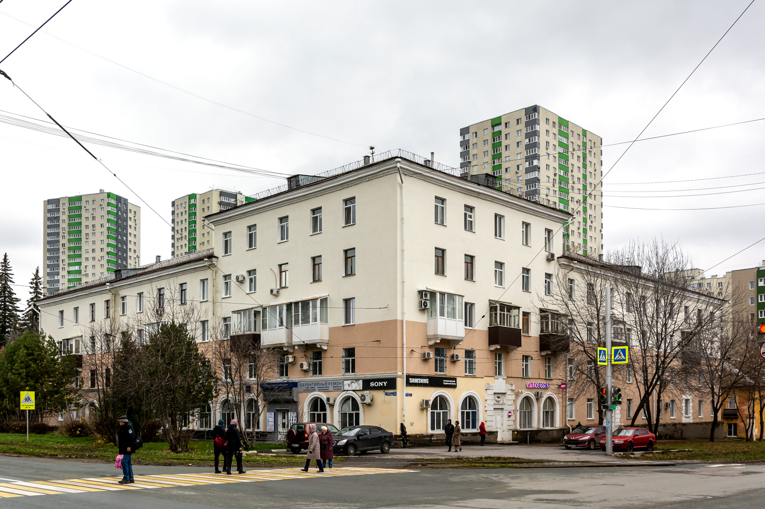 Уфа, Кольцевая улица, 43 / Улица Мира, 43