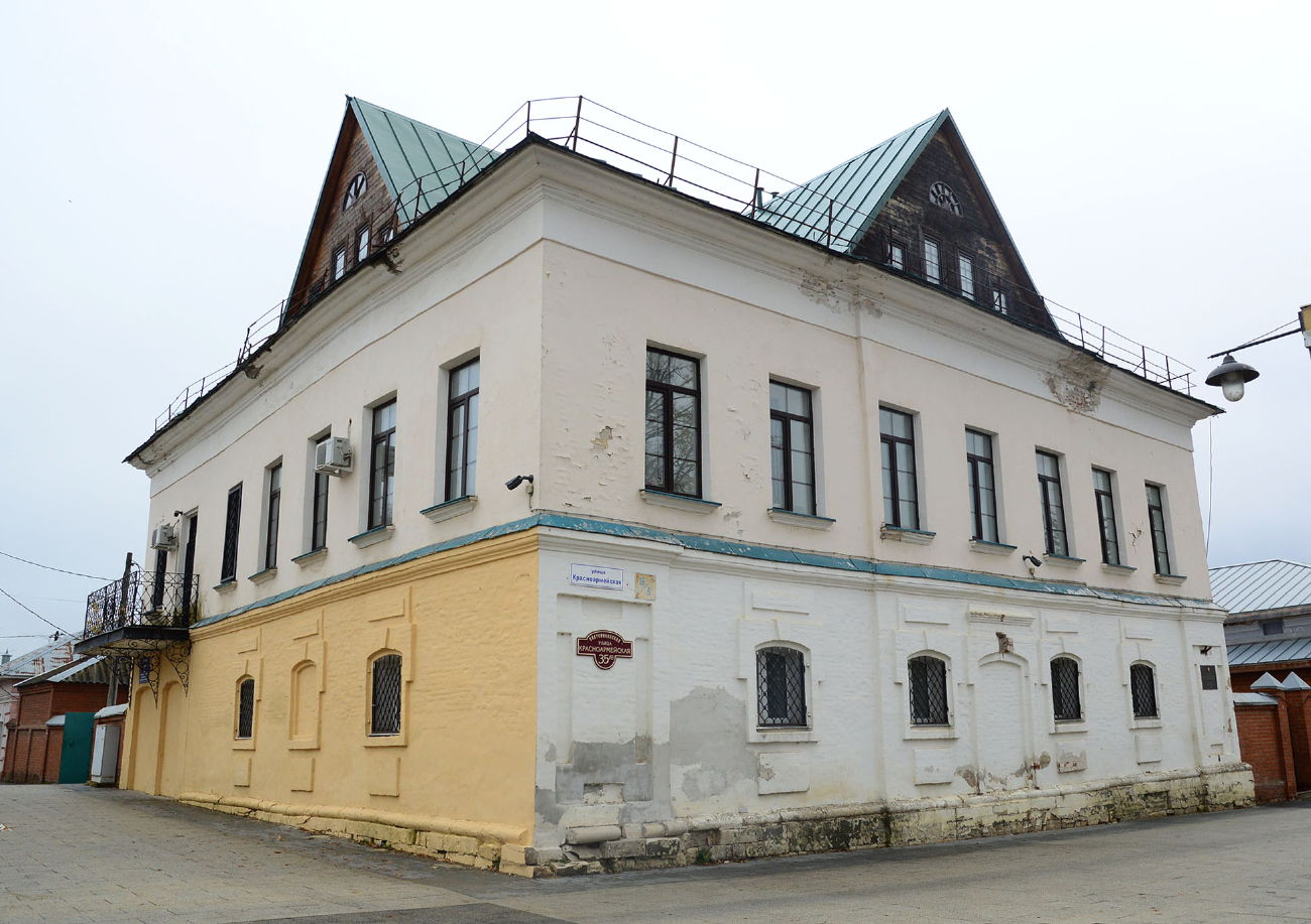 Зарайск, Красноармейская улица, 35 / Ленинская улица, 8