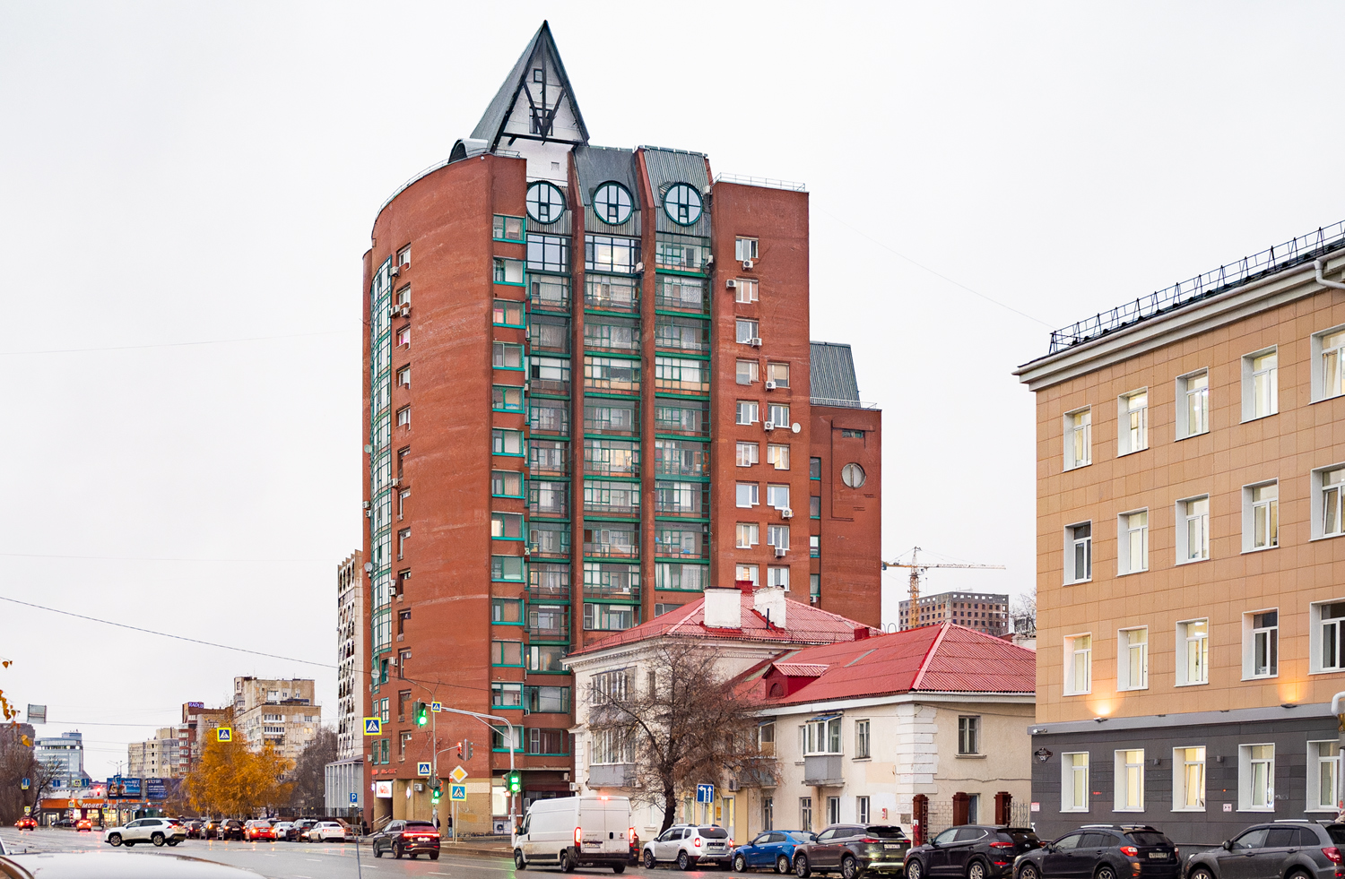 Уфа, Улица Цюрупы, 130; Улица Цюрупы, 128