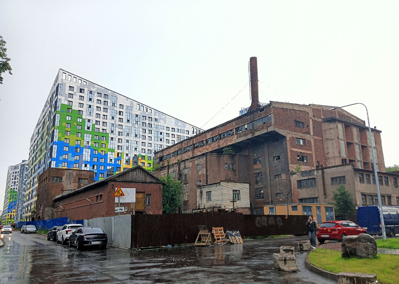 Санкт-Петербург, Московское шоссе, 13 лит. ВМ; Среднерогатская улица, 16 корп. 5