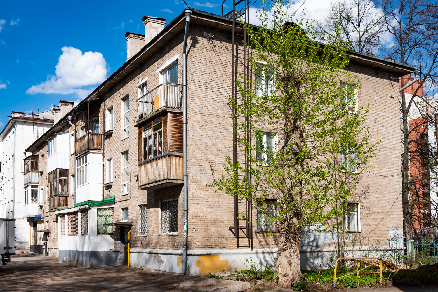 Уфа, Кустарная улица, 31/33