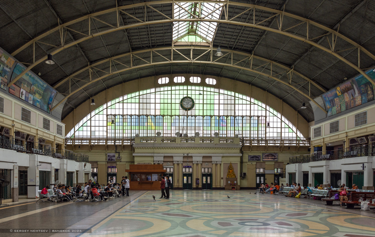 Бангкок, Rong Mueang Rd