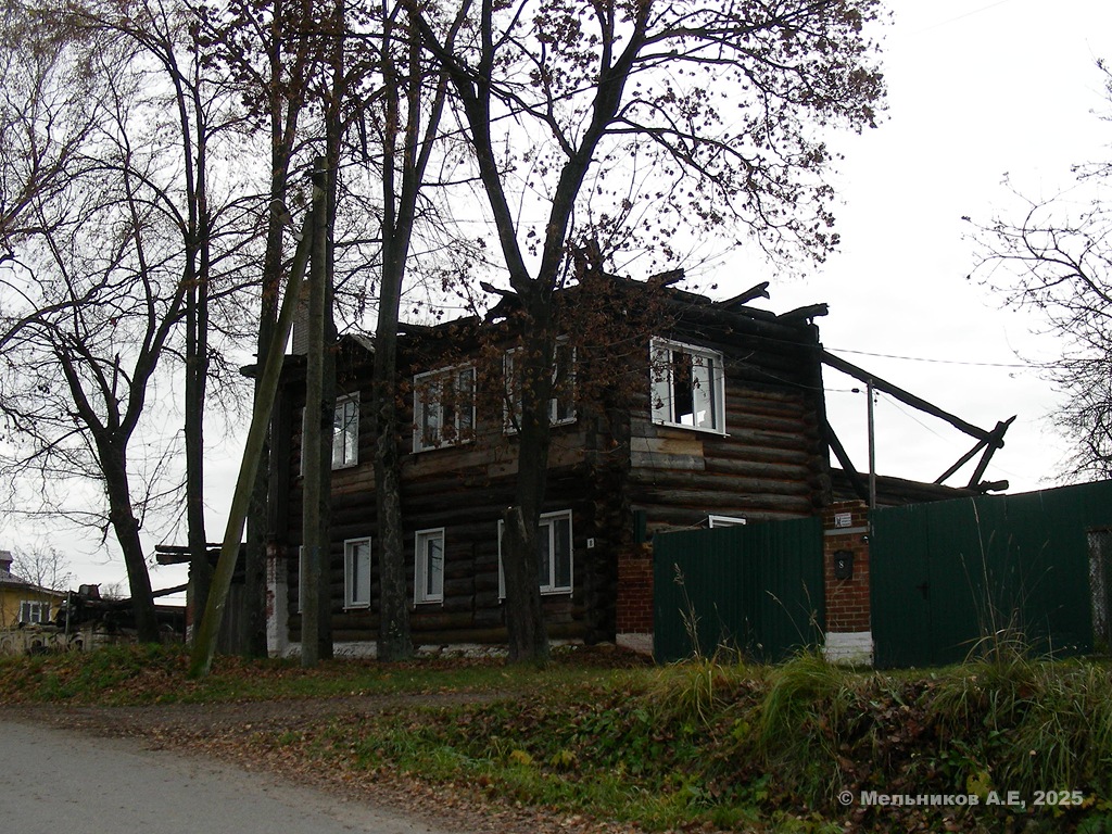 Мстёра, Улица 1-я Набережная, 8