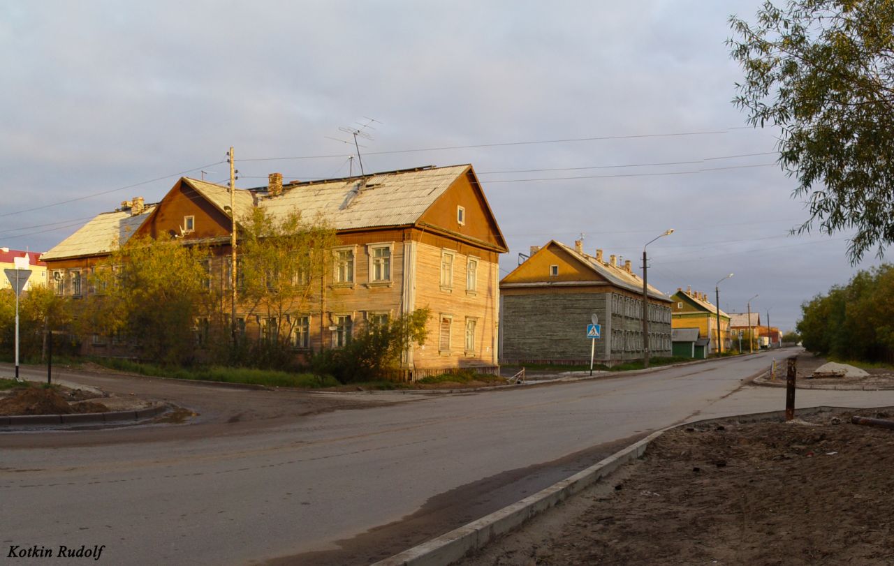 Нарьян-Мар, Ненецкая улица, 5 / Улица Выучейского, 20