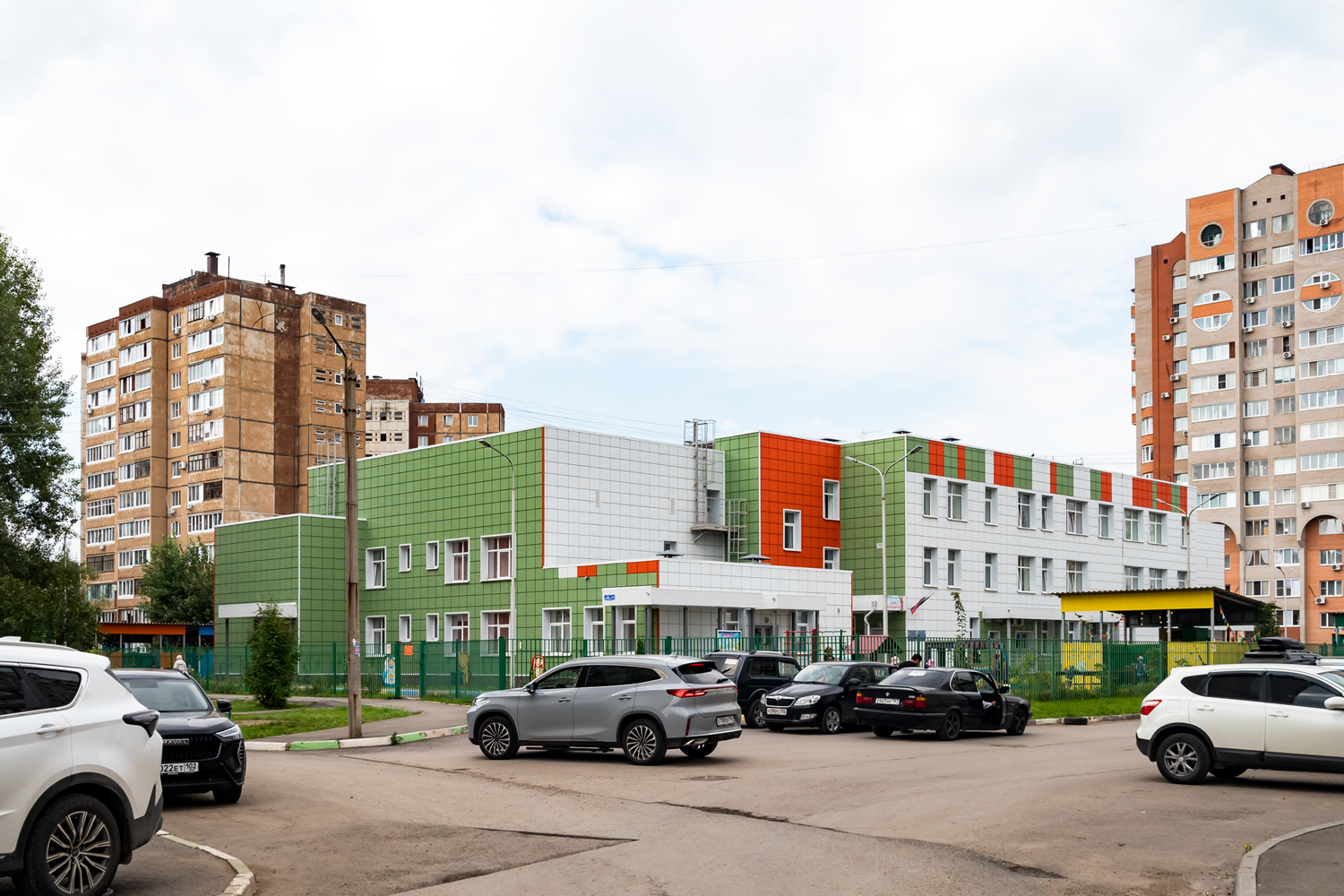 Ufa, Улица Максима Рыльского, 21/2; Улица Юрия Гагарина, 44/2