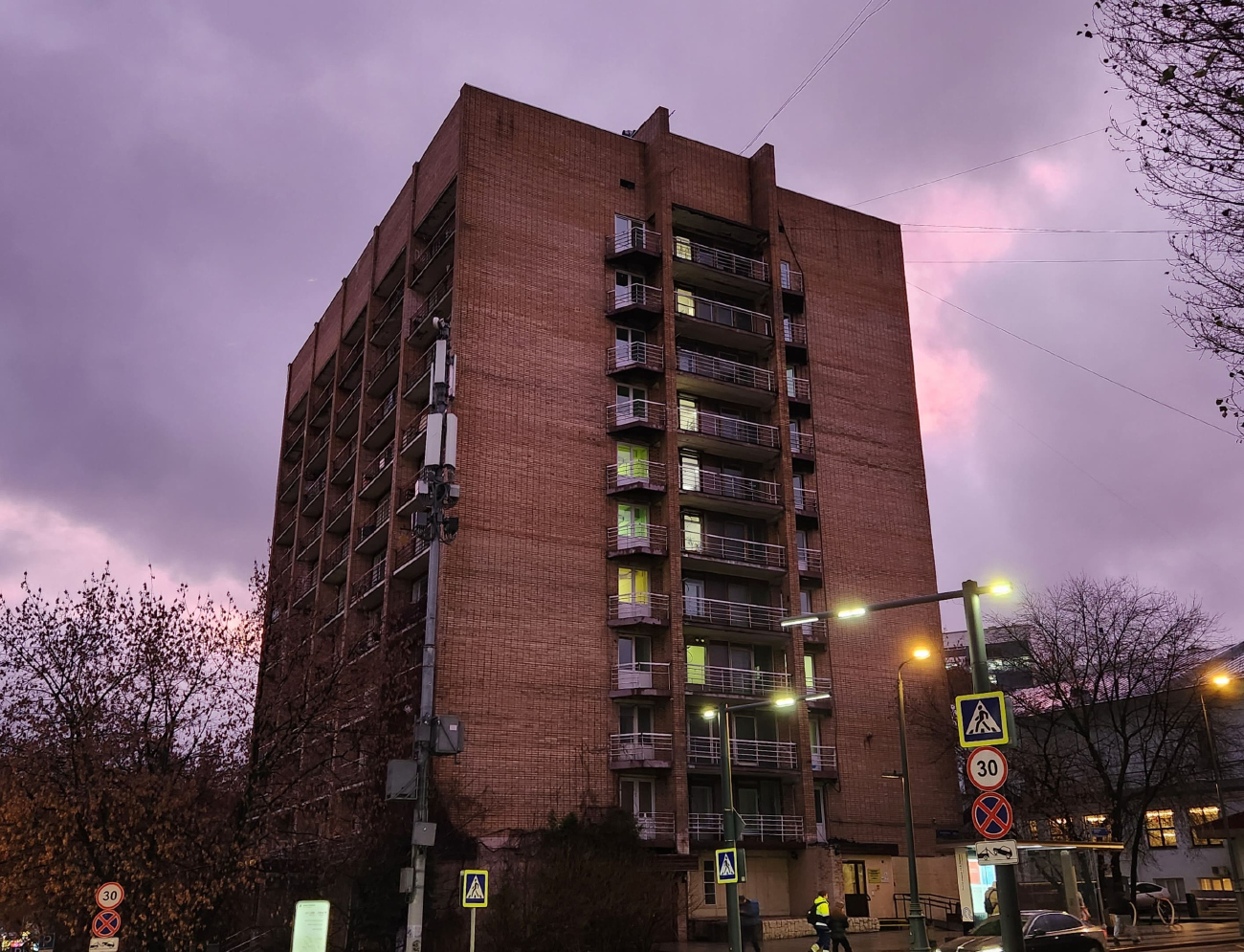 Москва, Улица Казакова, 10 / Нижний Сусальный переулок, 2 стр. 1