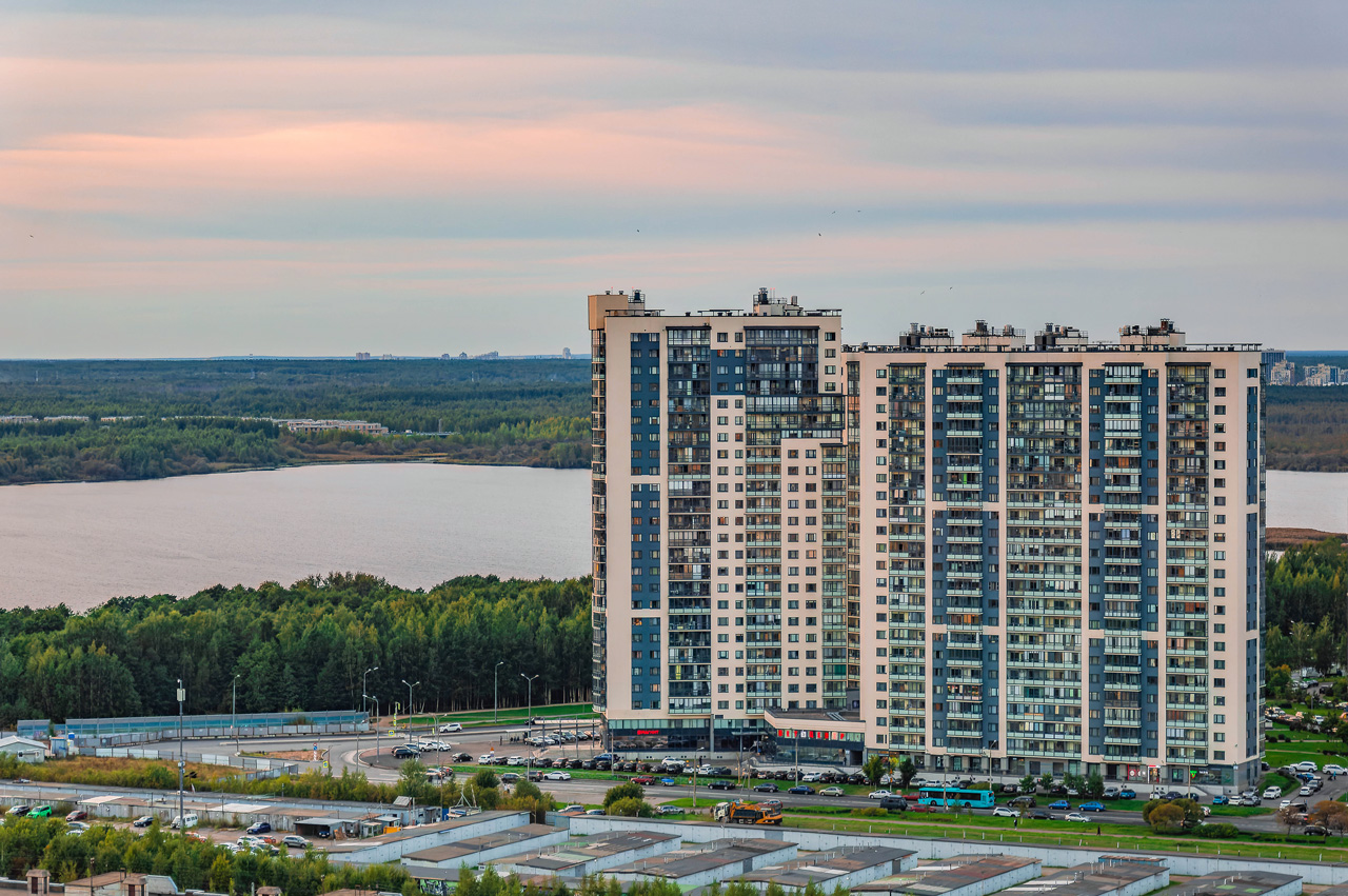 Санкт-Петербург, Шуваловский проспект, 92 / Мебельная улица, 49