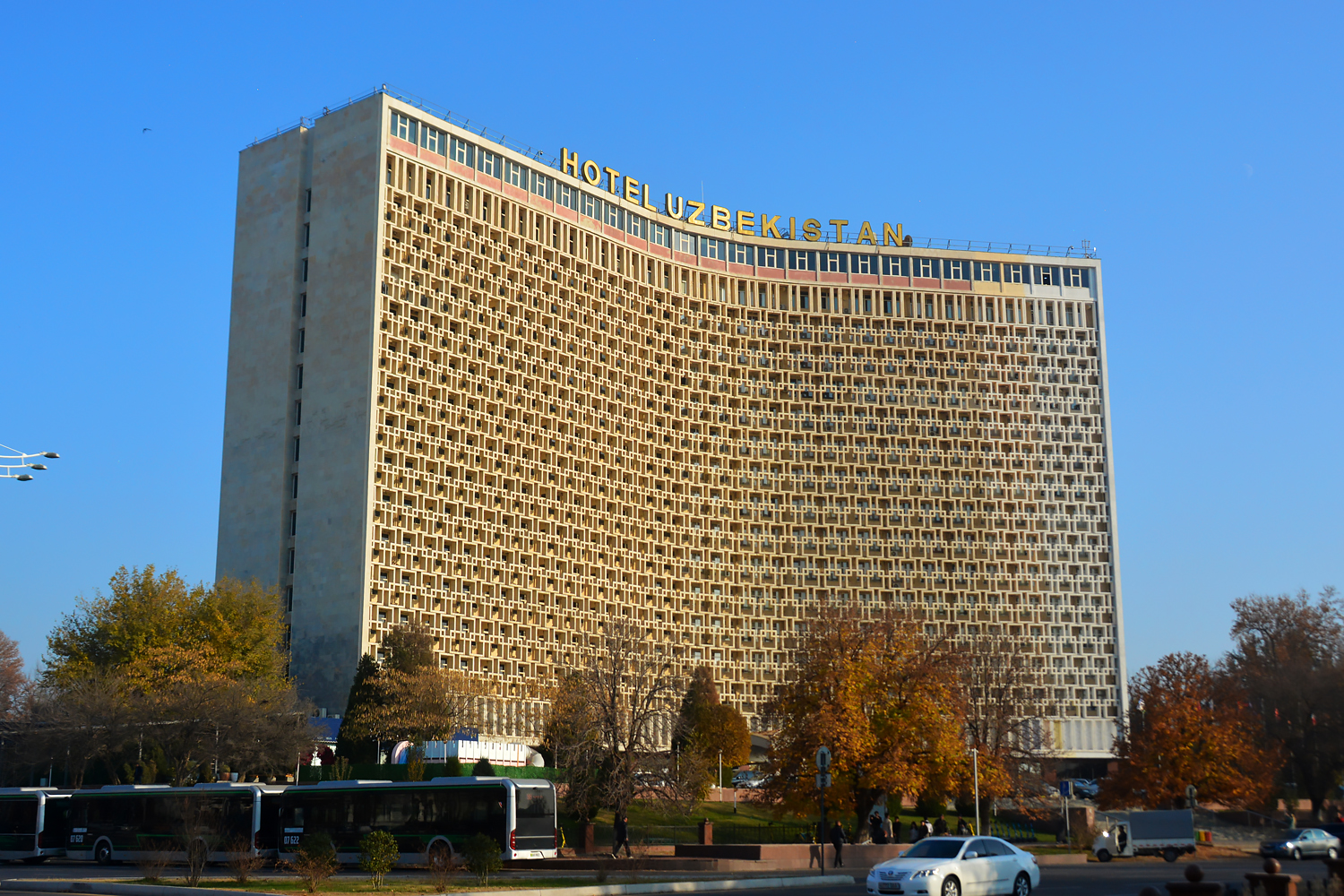 Ташкент, Улица Истиклол, 45