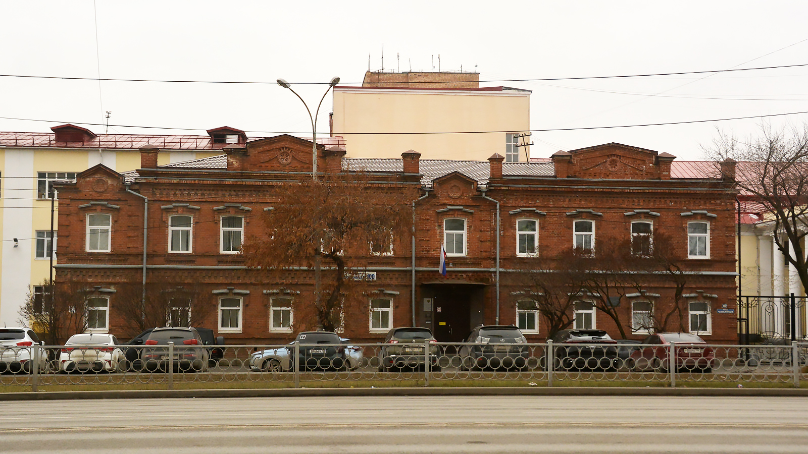 Екатеринбург, Улица Челюскинцев, 100