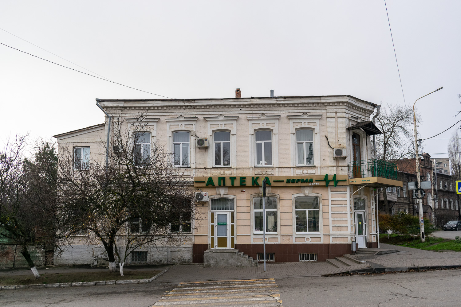 Новочеркасск, Красный спуск, 45 / Площадь Ермака, 4