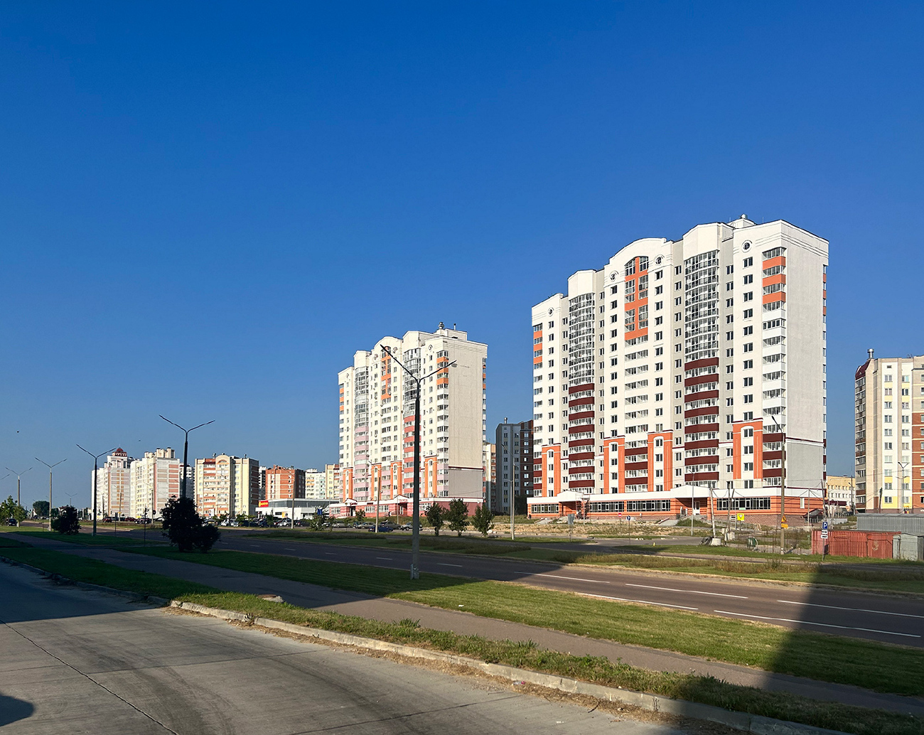 Витебск, Улица Баграмяна, 12; Улица Баграмяна, 16