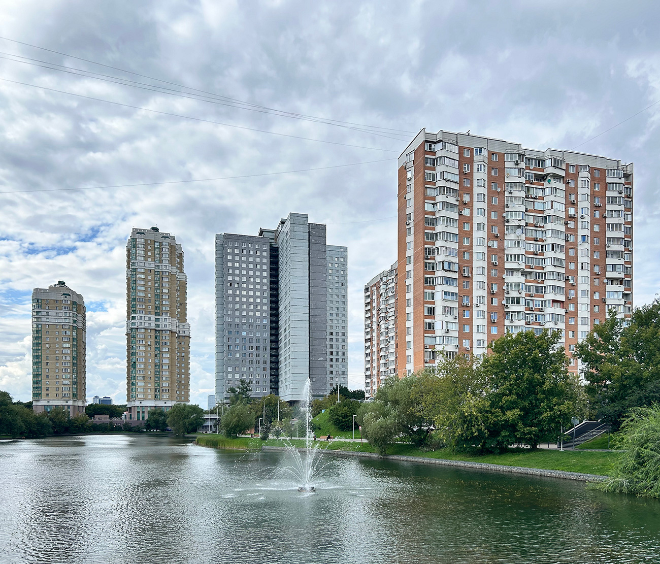 Москва, Улица Кравченко, 9; Проспект Вернадского, 37; Проспект Вернадского, 37 корп. 1А; Проспект Вернадского, 37 корп. 1Б