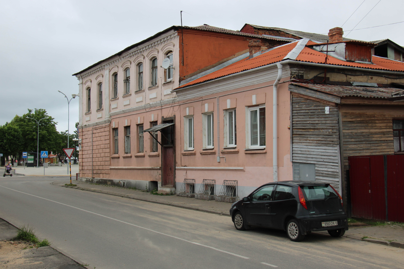 Борисов, Комсомольская улица, 67; Улица 3-го Интернационала, 54 / Комсомольская улица, 67