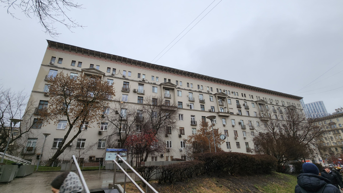 Москва, Улица Земляной Вал, 38-40 стр. 9 / Улица Воронцово Поле, 15