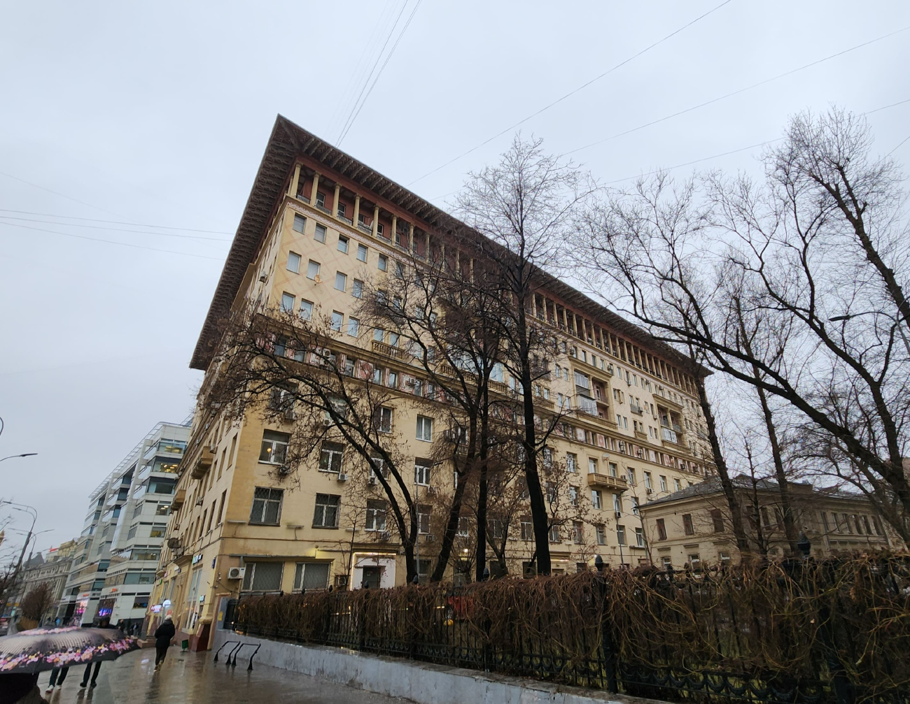 Moskva, Улица Земляной Вал, 21 /  Путейский тупик, 2 стр. 1