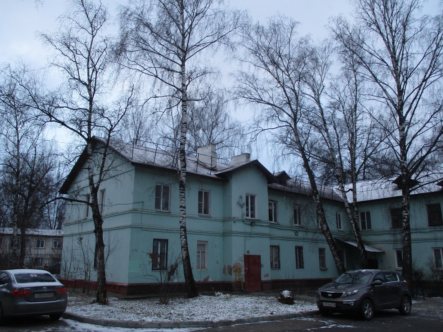 Щёлково, Центральная улица, 27 / Улица Иванова, 9