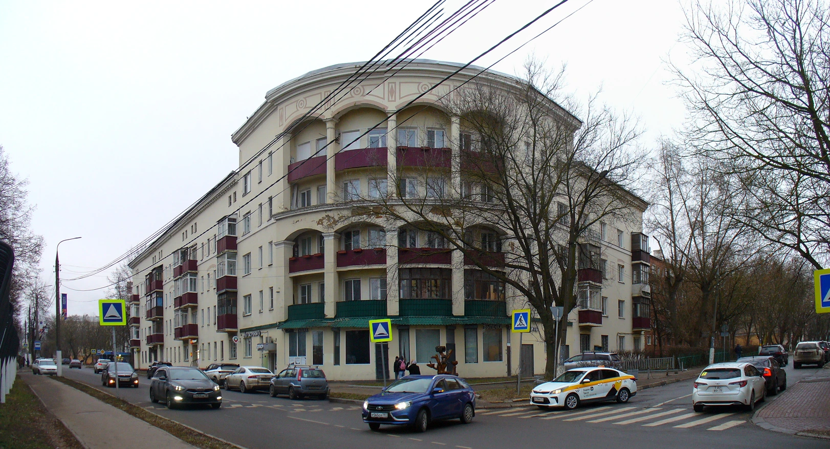 Подольск, Рабочая улица, 32 / Улица Барамзиной, 24