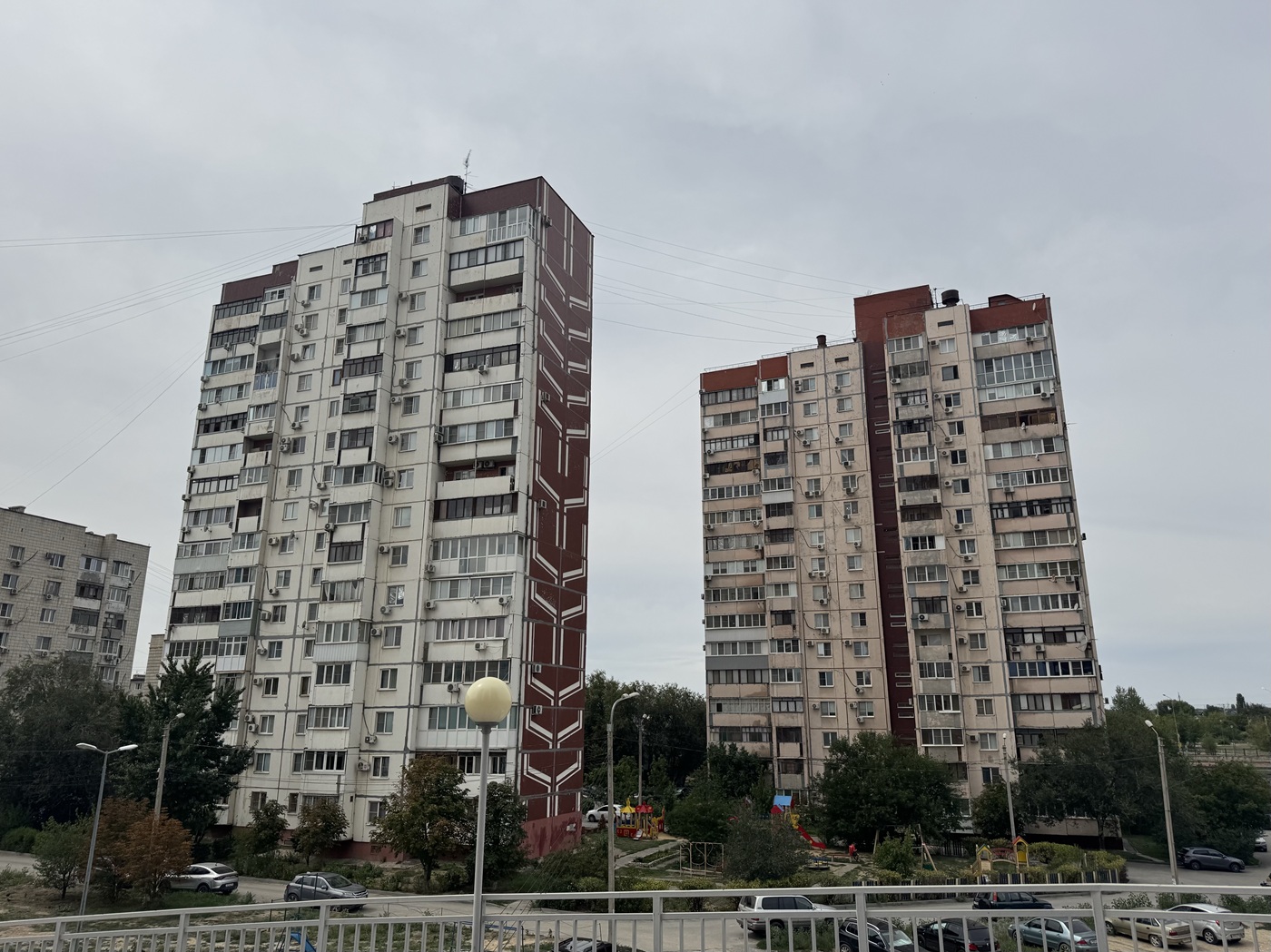 Волгоград, Авиаторская улица, 2; Авиаторская улица, 4