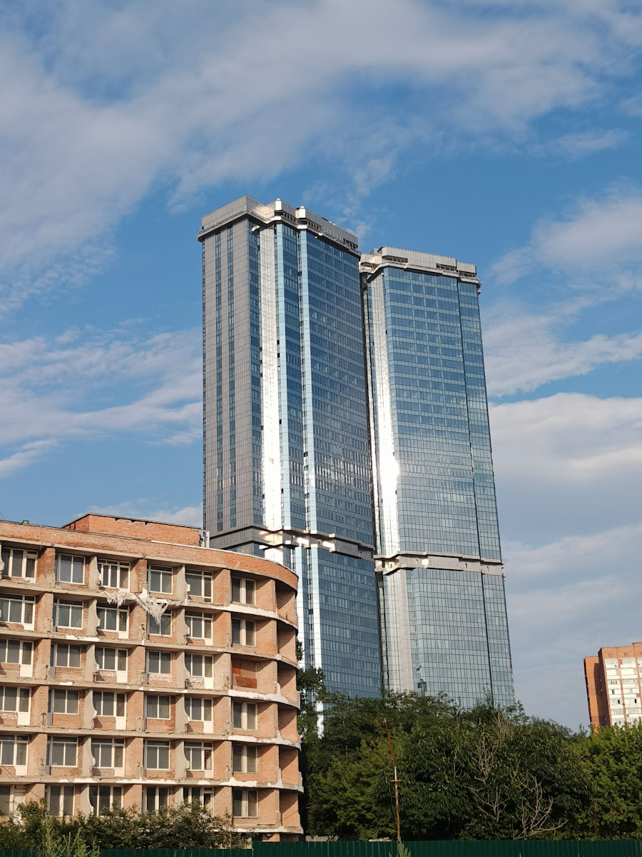 Владивосток, Набережная улица, 9; Улица Арсеньева, 2А