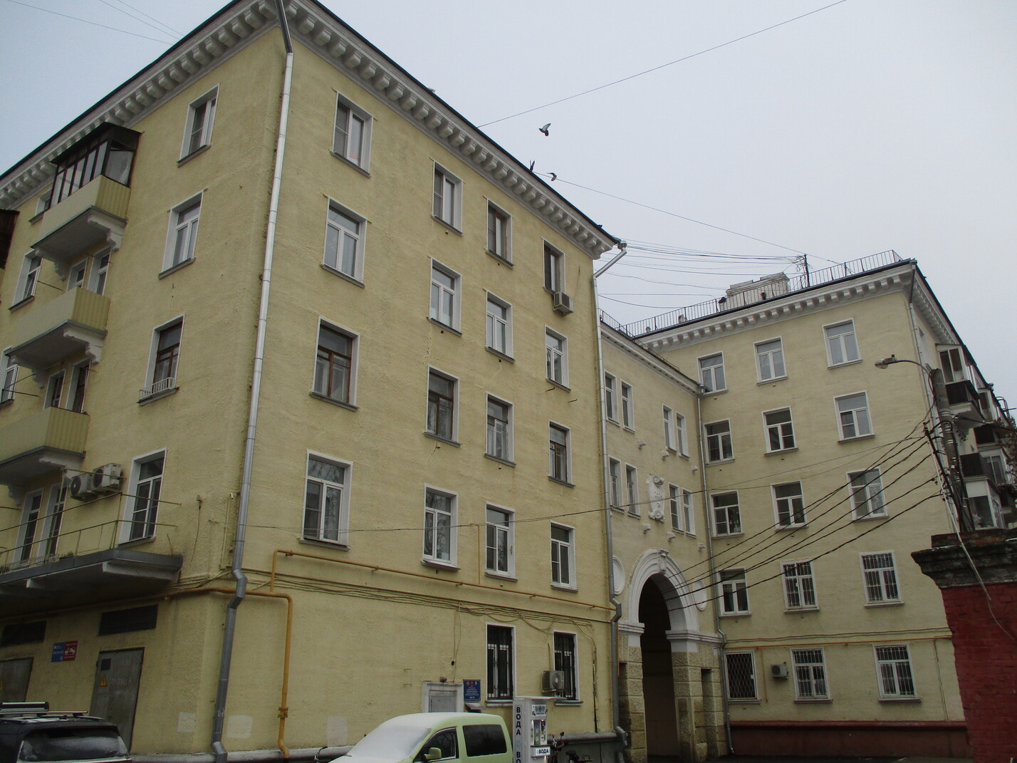 Moscow, Саратовская улица, 14 / 2-й Саратовский переулок, 1; Саратовская улица, 16