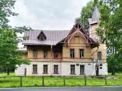 Санкт-Пецярбург, Боковая аллея, 1