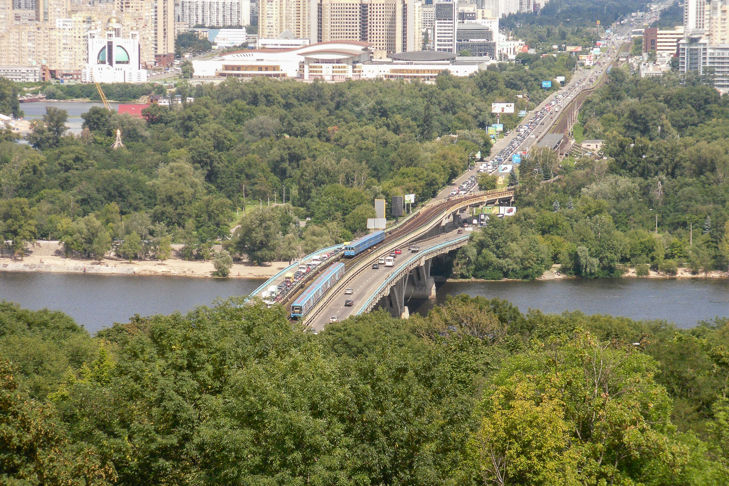 Киев, Мост Метро