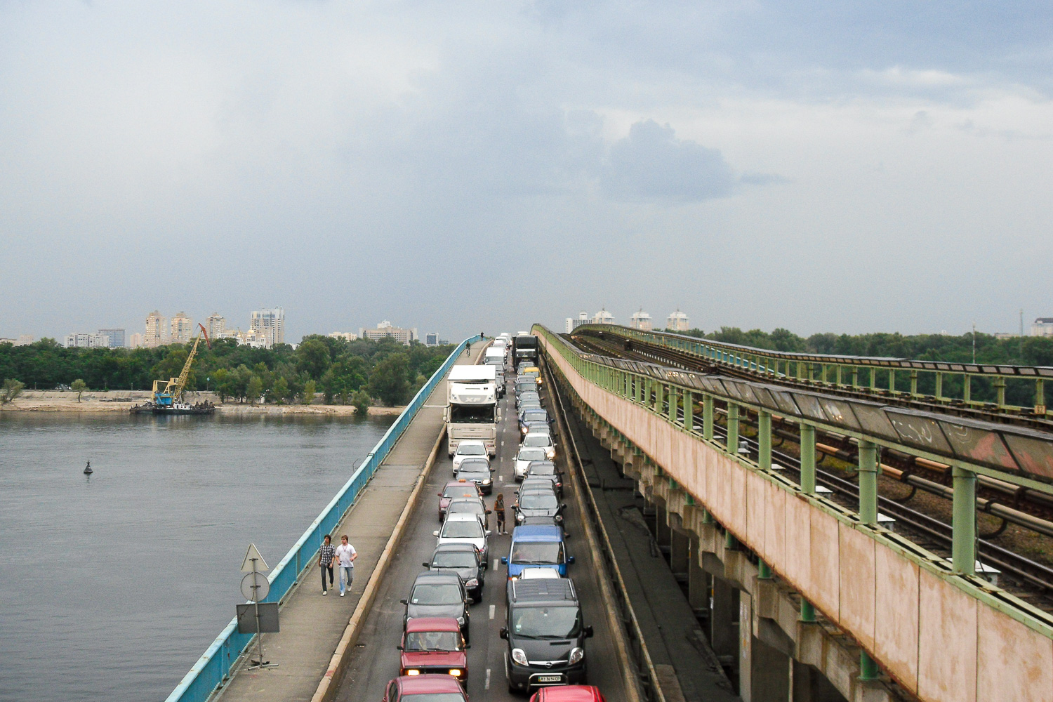 Киев, Мост Метро