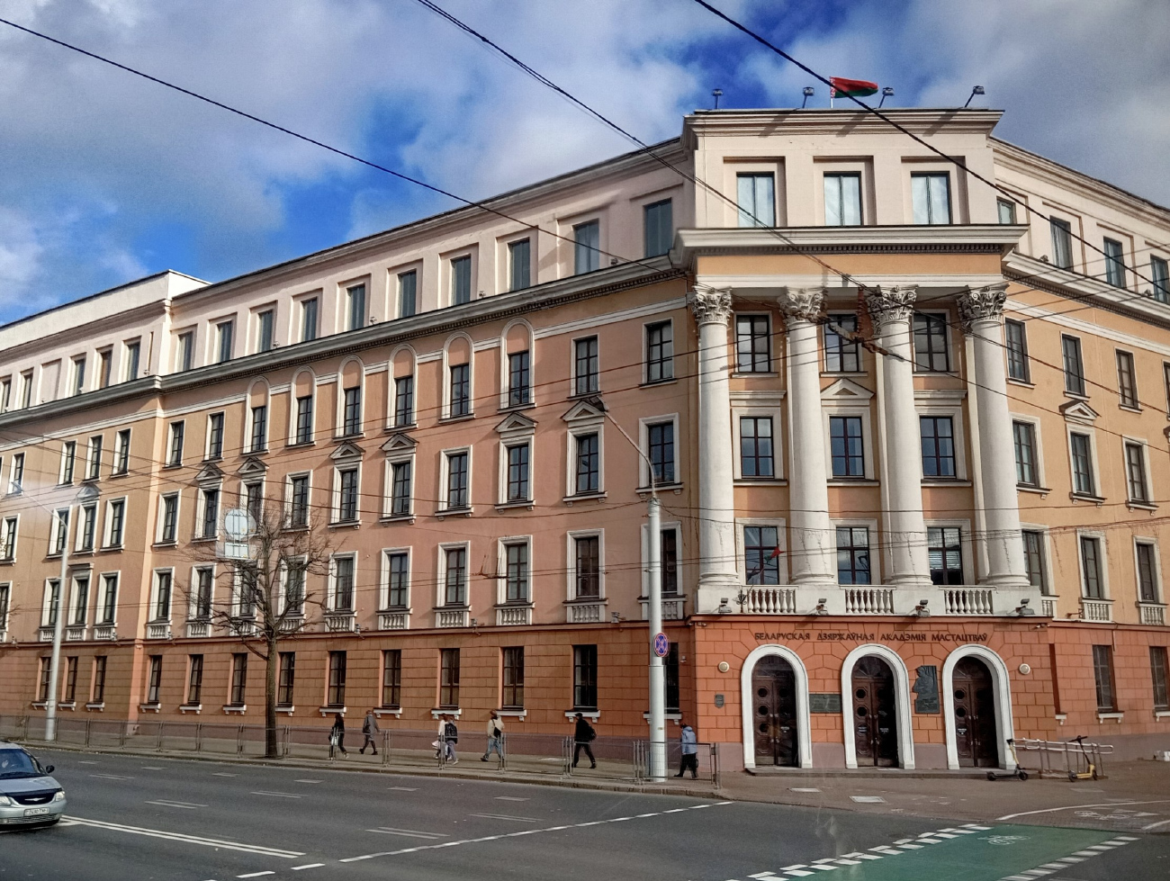 Минск, Проспект Независимости, 81 / Улица Сурганова, 12