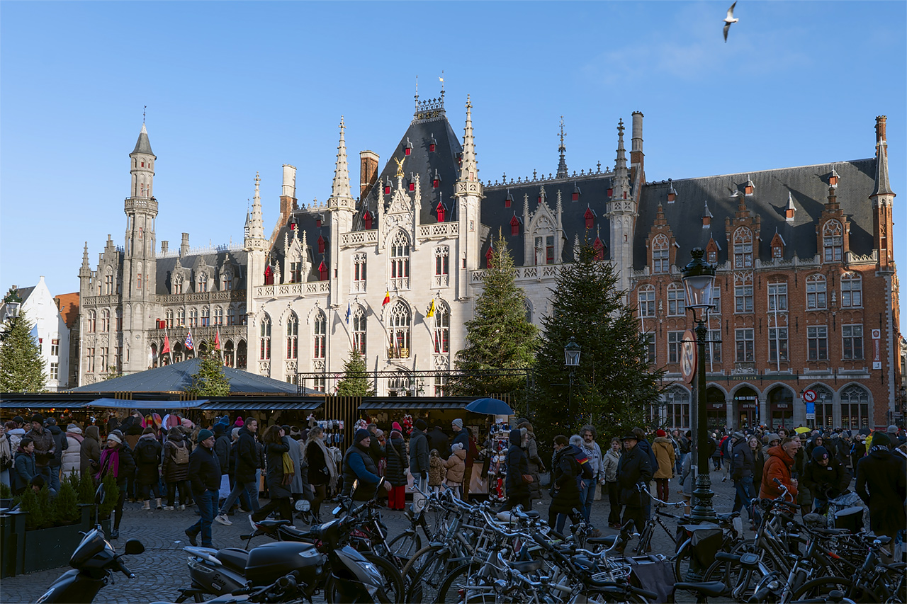 Брюгге, Grote Markt, 1; Grote Markt, 3; Grote Markt, 5