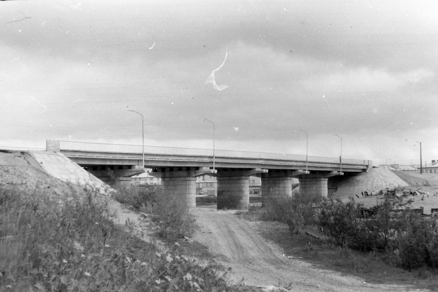 Нарьян-Мар, Улица 60-летия Октября, Качгортский мост