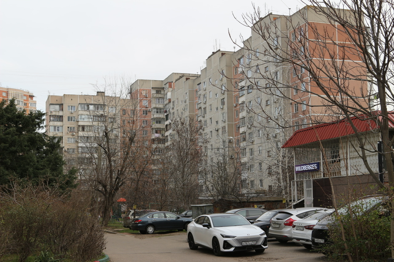 Краснодар, Улица имени Думенко, 10