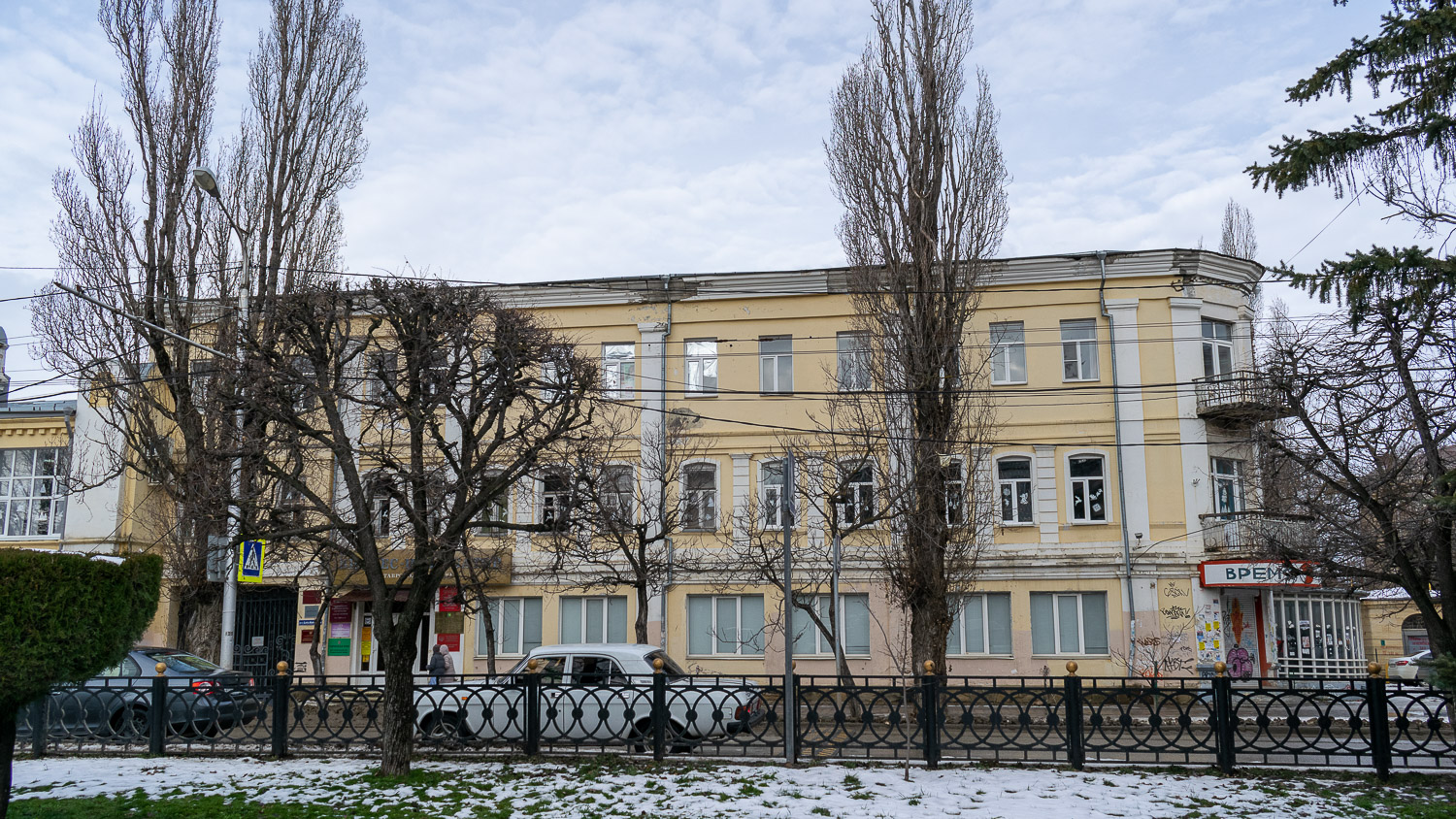 Ставрополь, Проспект Карла Маркса, 15 / Улица Горького, 2