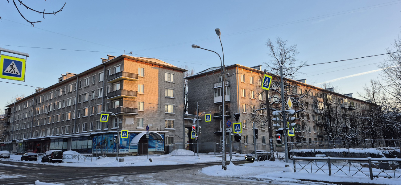 Sankt Petersburg, Школьная улица, 14; Улица Академика Шиманского, 9
