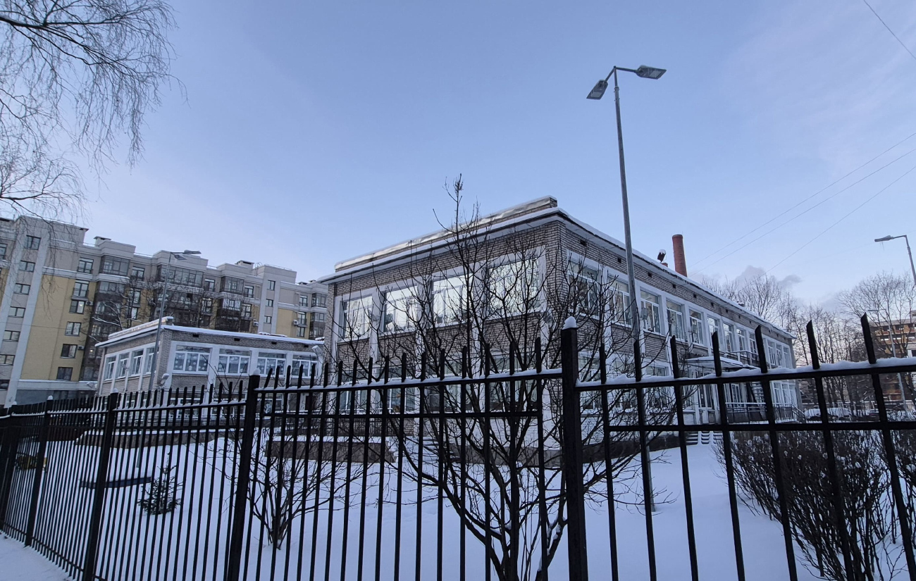 Санкт-Пецярбург, Школьная улица, 74